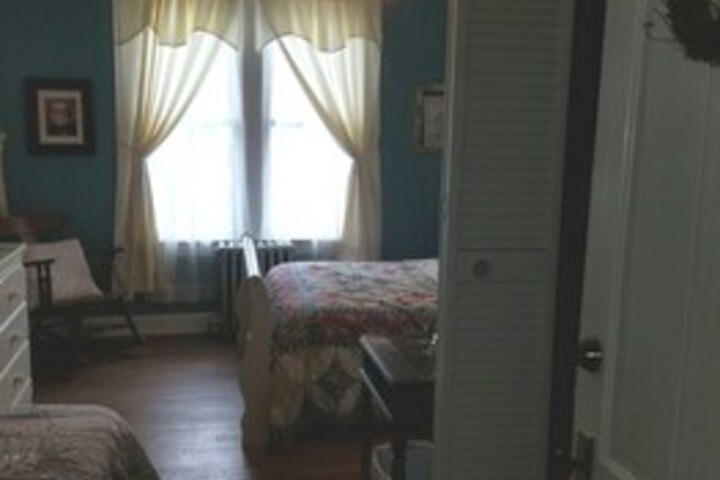 Hatfield McCoy House Inn