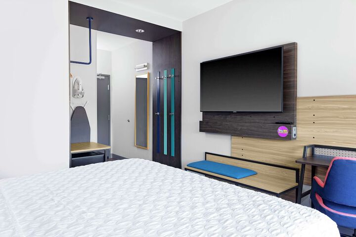 Room 15 of 21