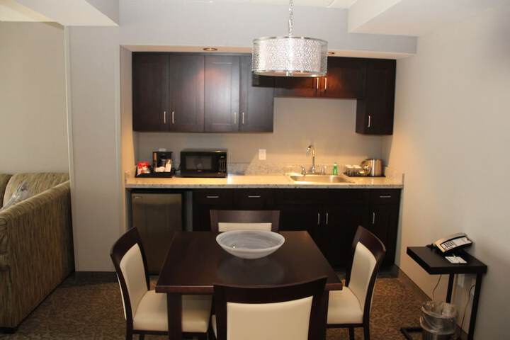 Room 52 of 103
