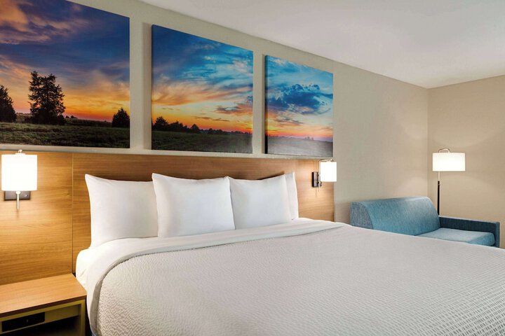 Days Inn by Wyndham Hillsboro