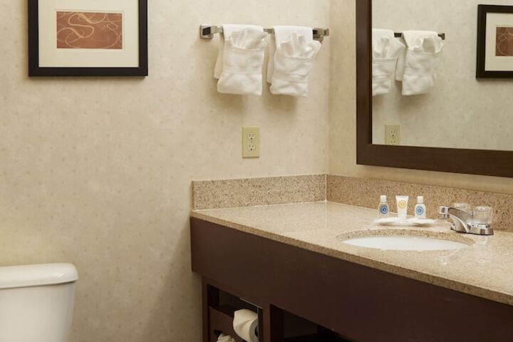 Comfort Suites Lake Geneva East