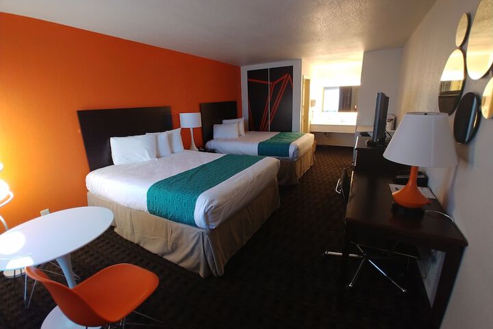 Room 13 of 27