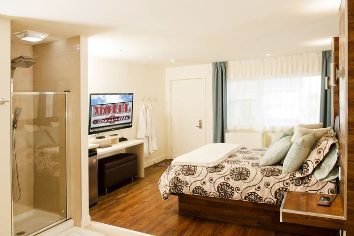 Room 33 of 49