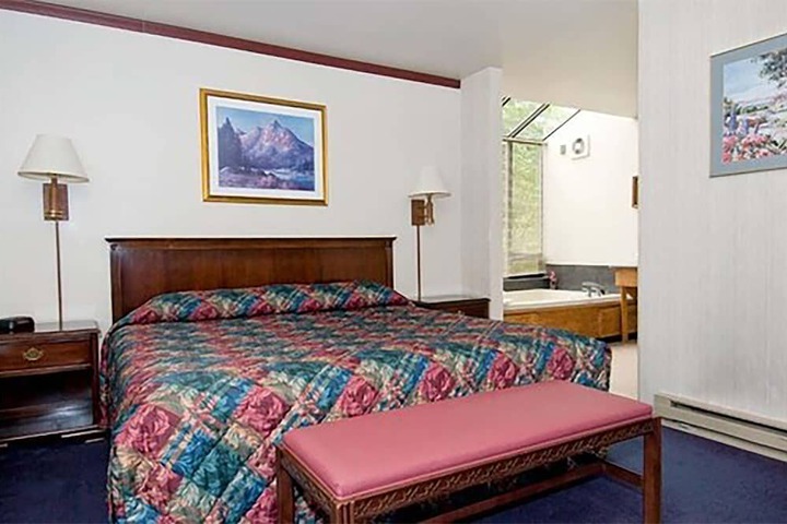 Room 8 of 35
