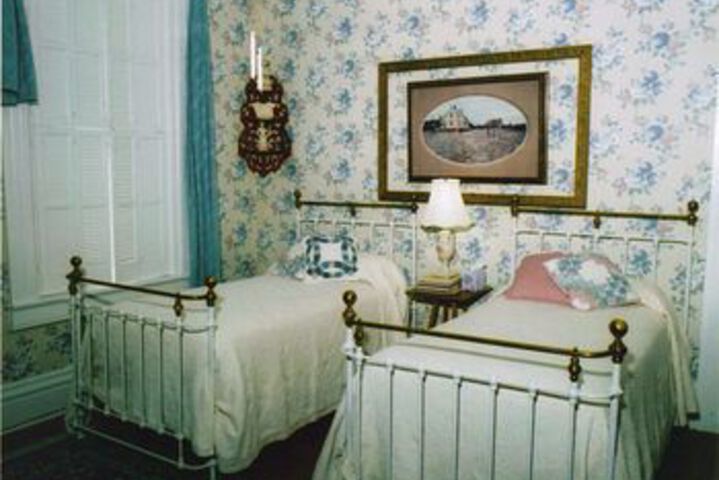 Victorian House Bed & Breakfast
