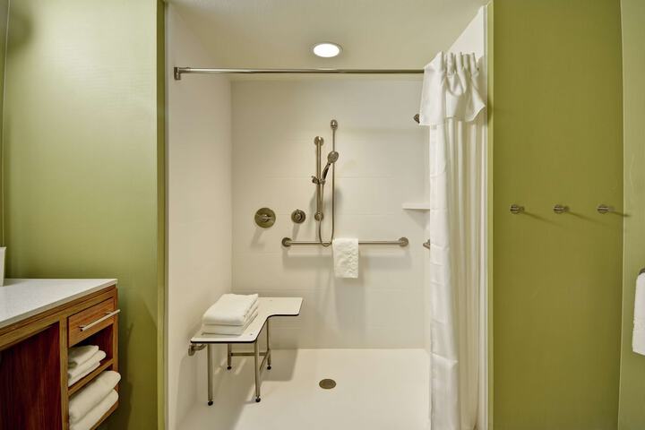 Room 15 of 43