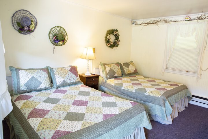 The Chimney Rock Inn & Cottages