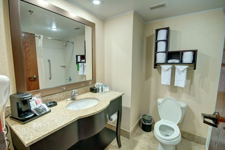Room 17 of 44