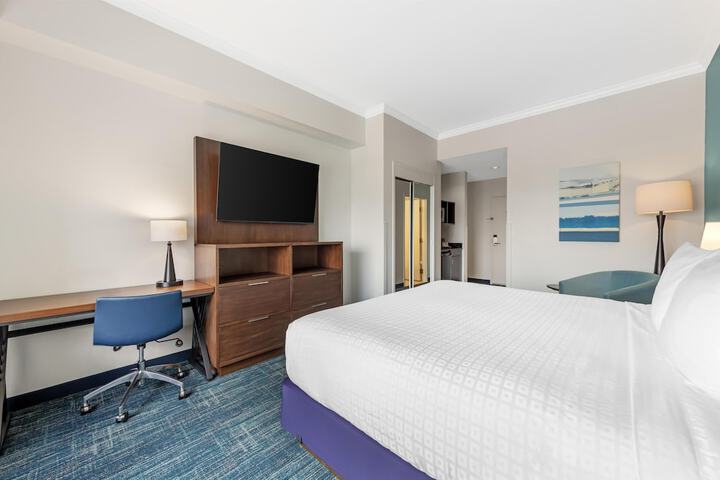 Best Western Plus Miami Airport North Hotel & Suites