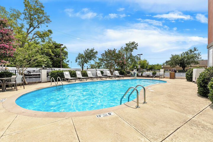 Pool 12 of 52