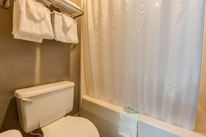 Room 46 of 100
