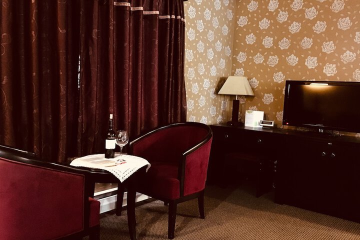 Room 32 of 48