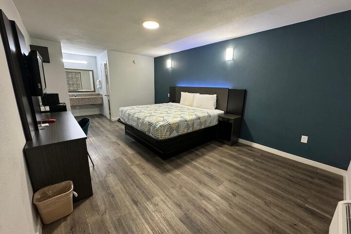 Room 12 of 15