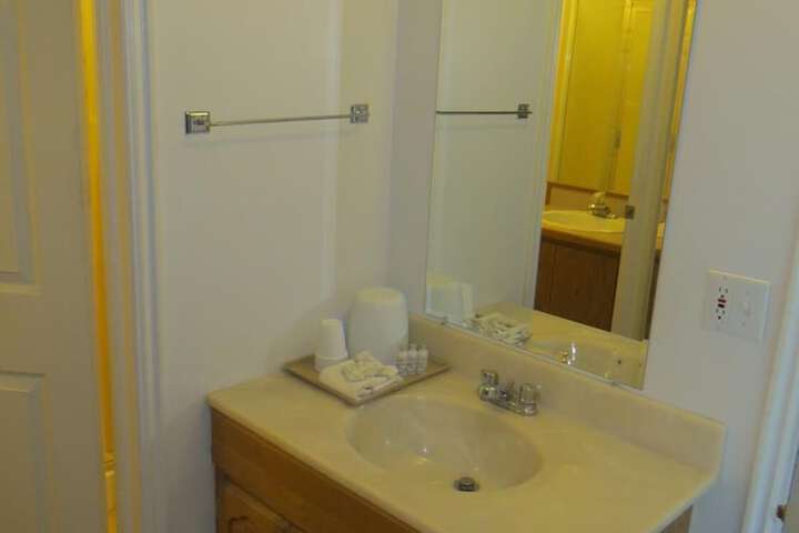 Room 17 of 39