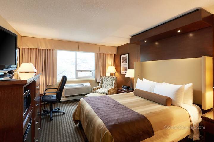 Best Western Premier Denham Inn & Suites