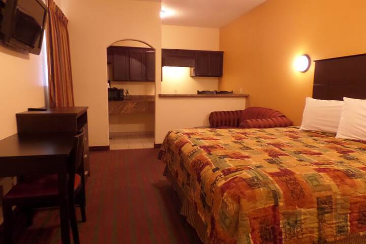 Room 18 of 28