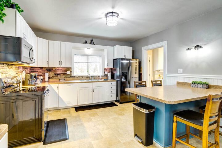 Sodus Point Home - Walkable to Beach!