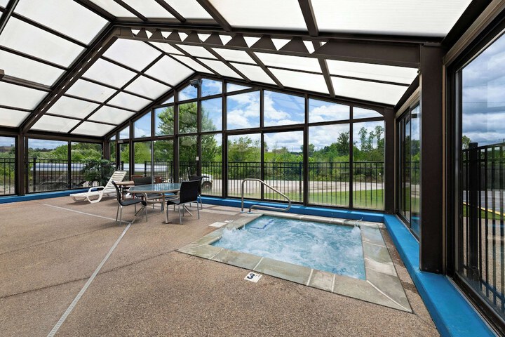 Pool 6 of 44