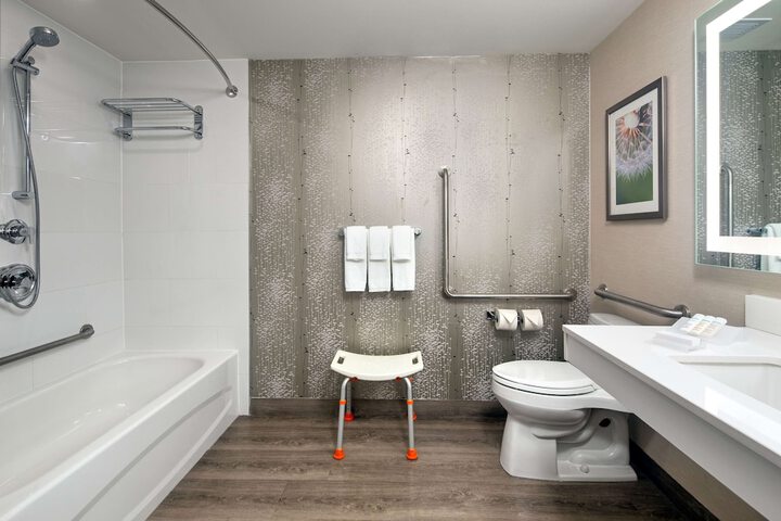 Hilton Garden Inn Toronto / Oakville