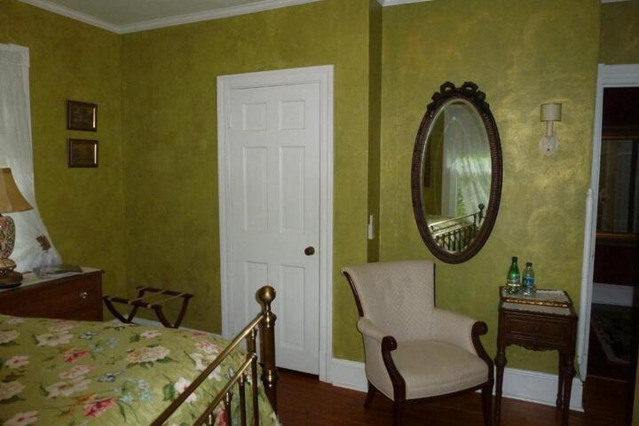 Back INN Time B & B