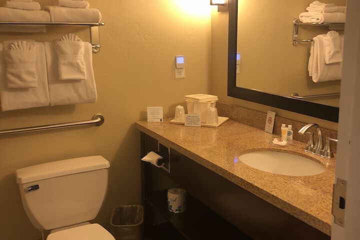 Room 15 of 33