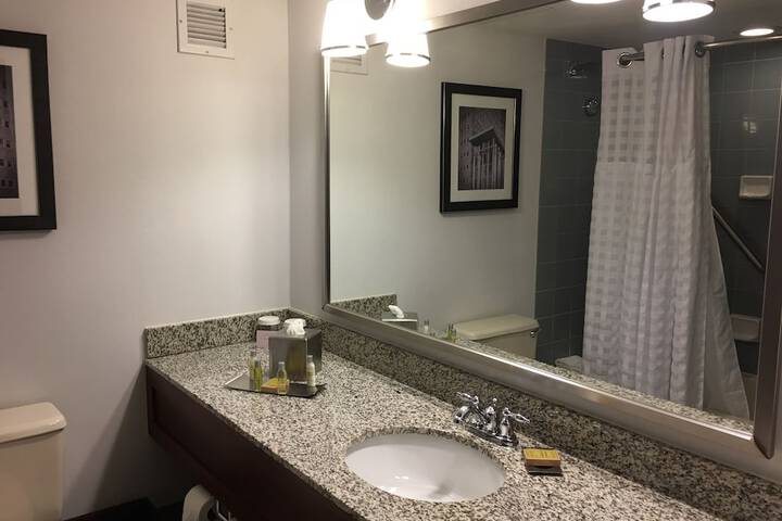 DoubleTree by Hilton Pittsburgh - Cranberry