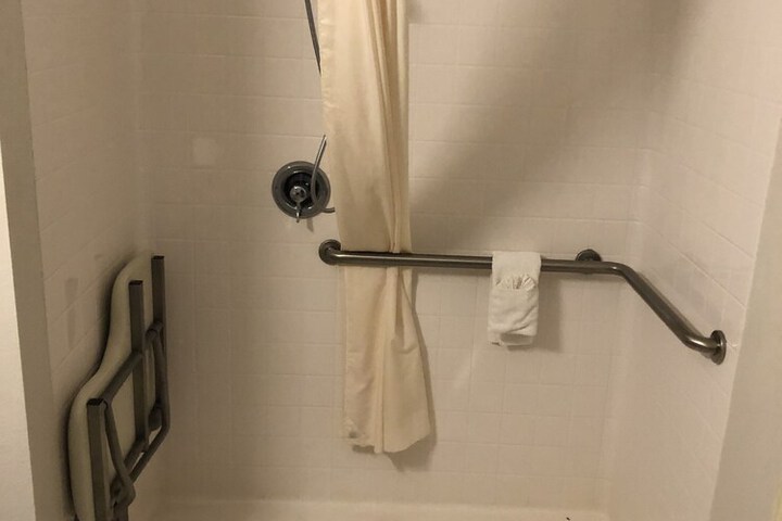 Room 10 of 30
