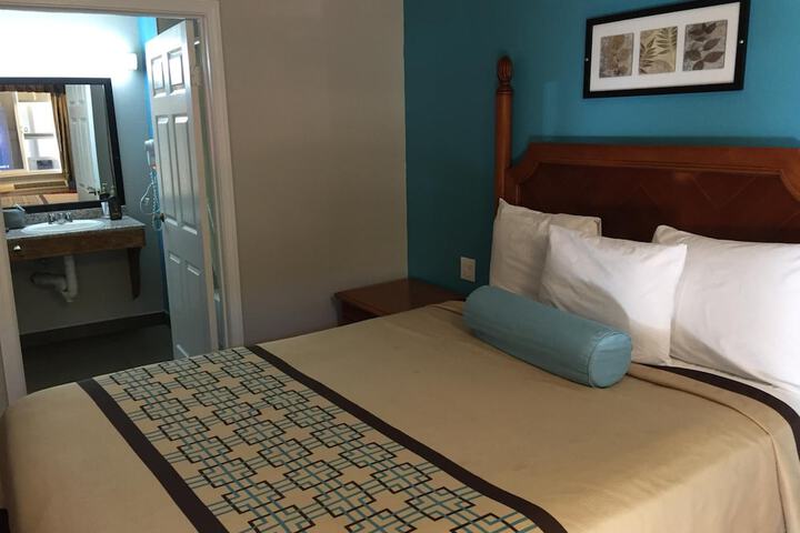 Room 27 of 37
