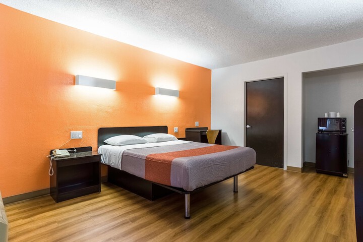 Room 21 of 30