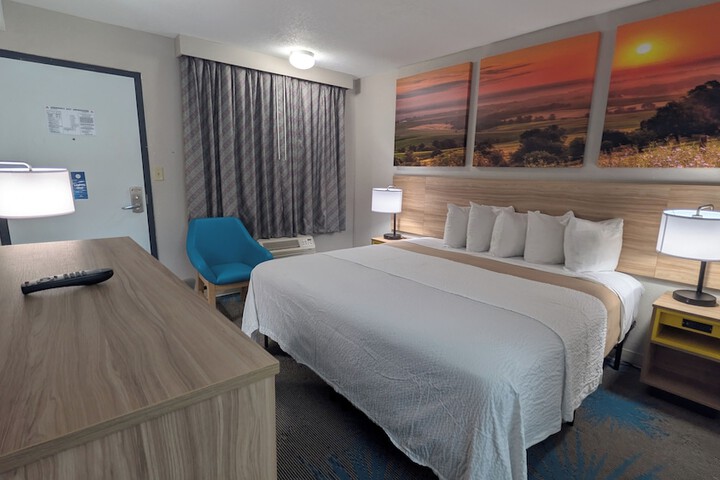 Days Inn by Wyndham Champaign / Urbana