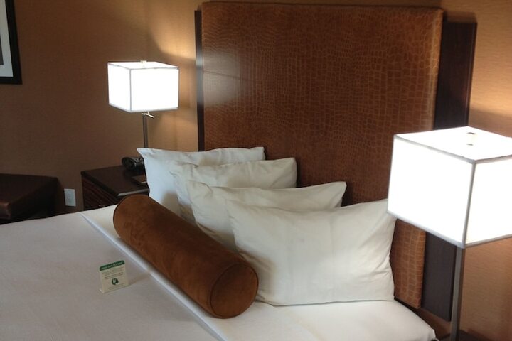 Room 17 of 33