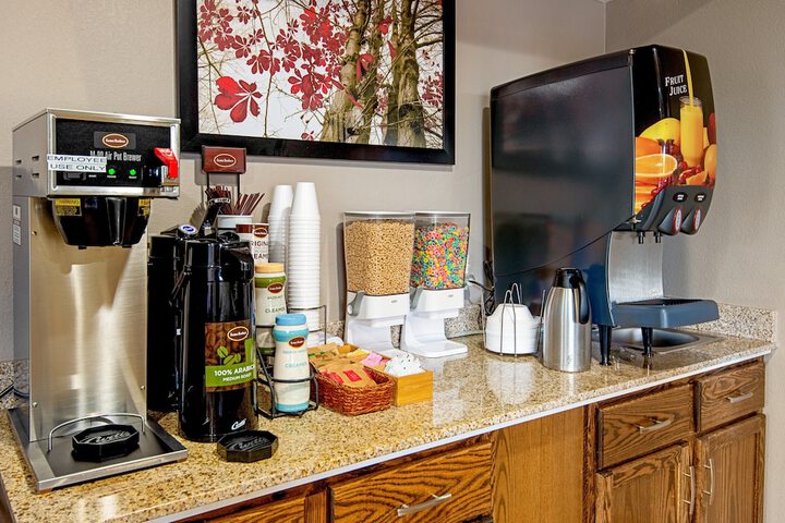 Breakfast/Coffee Service 30 of 30