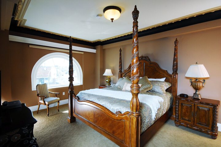 Grant Hall Hotel