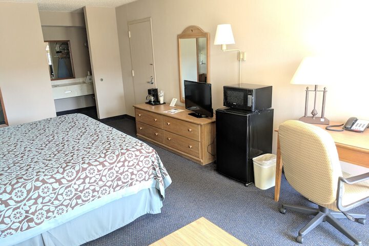Room 10 of 23