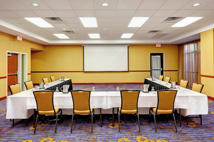 Courtyard by Marriott Phoenix North / Happy Valley
