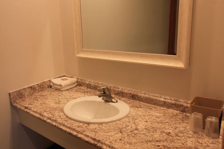 Room 53 of 65