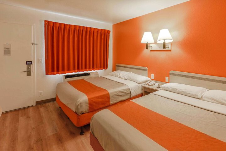 Room 21 of 30