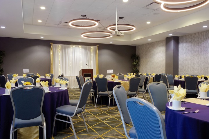 Ballroom/Hall 68 of 71