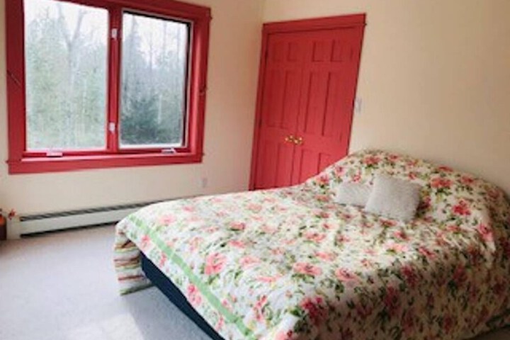 Woods Pond Cottage - Four Bedroom Home