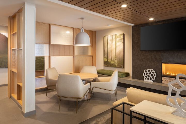 Fairfield Inn & Suites by Marriott Fresno North / Shaw Avenue