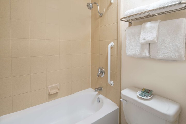 Room 20 of 23