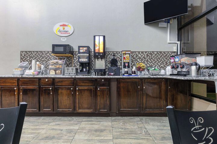 Breakfast/Coffee Service 26 of 27