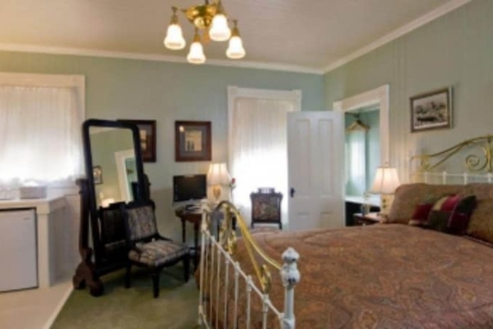 Room 18 of 48