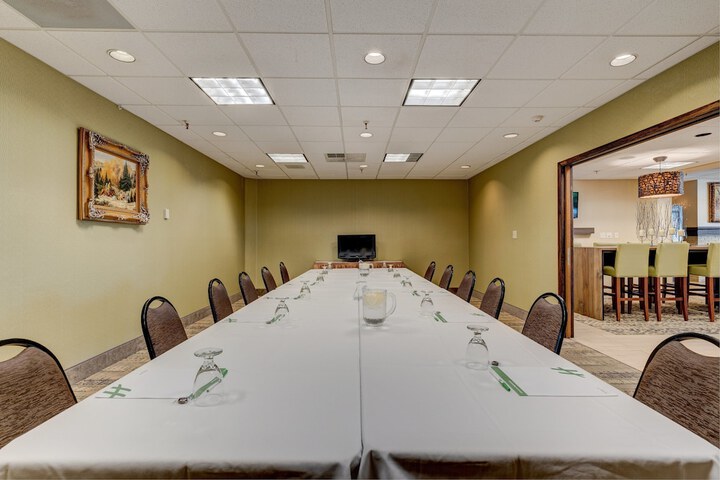 Holiday Inn Spearfish - Convention Center by IHG