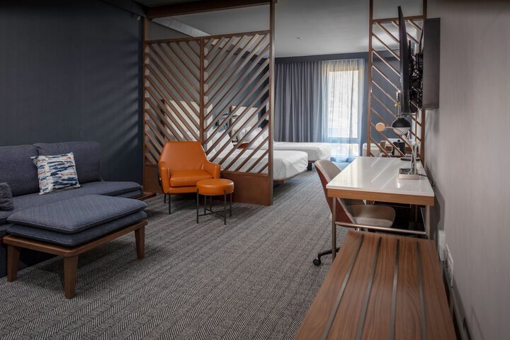Room 14 of 28