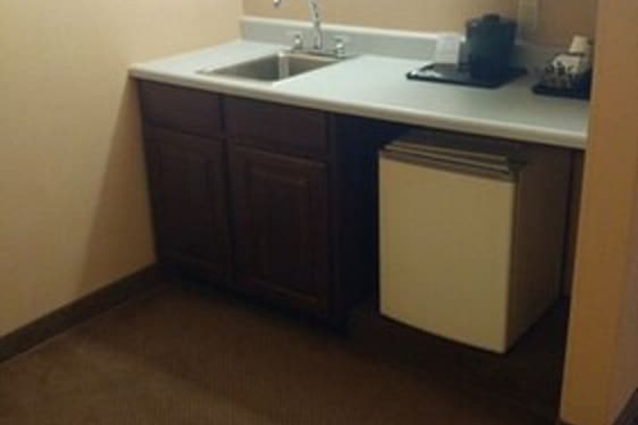 Country Inn & Suites by Radisson Waterloo, IA
