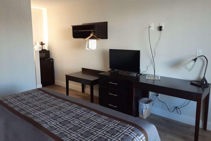Room 3 of 9