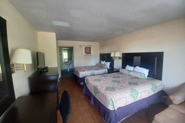 Room 9 of 21