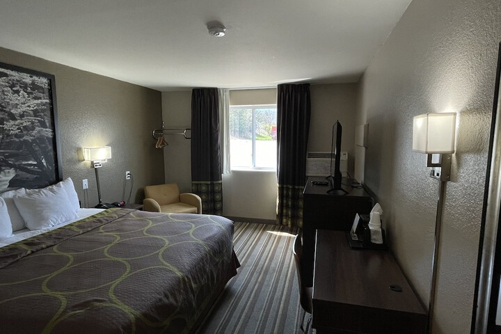 Room 18 of 19