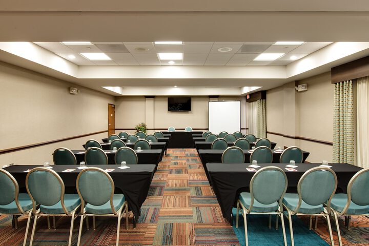 Hotel Indigo Chicago-Vernon Hills by IHG